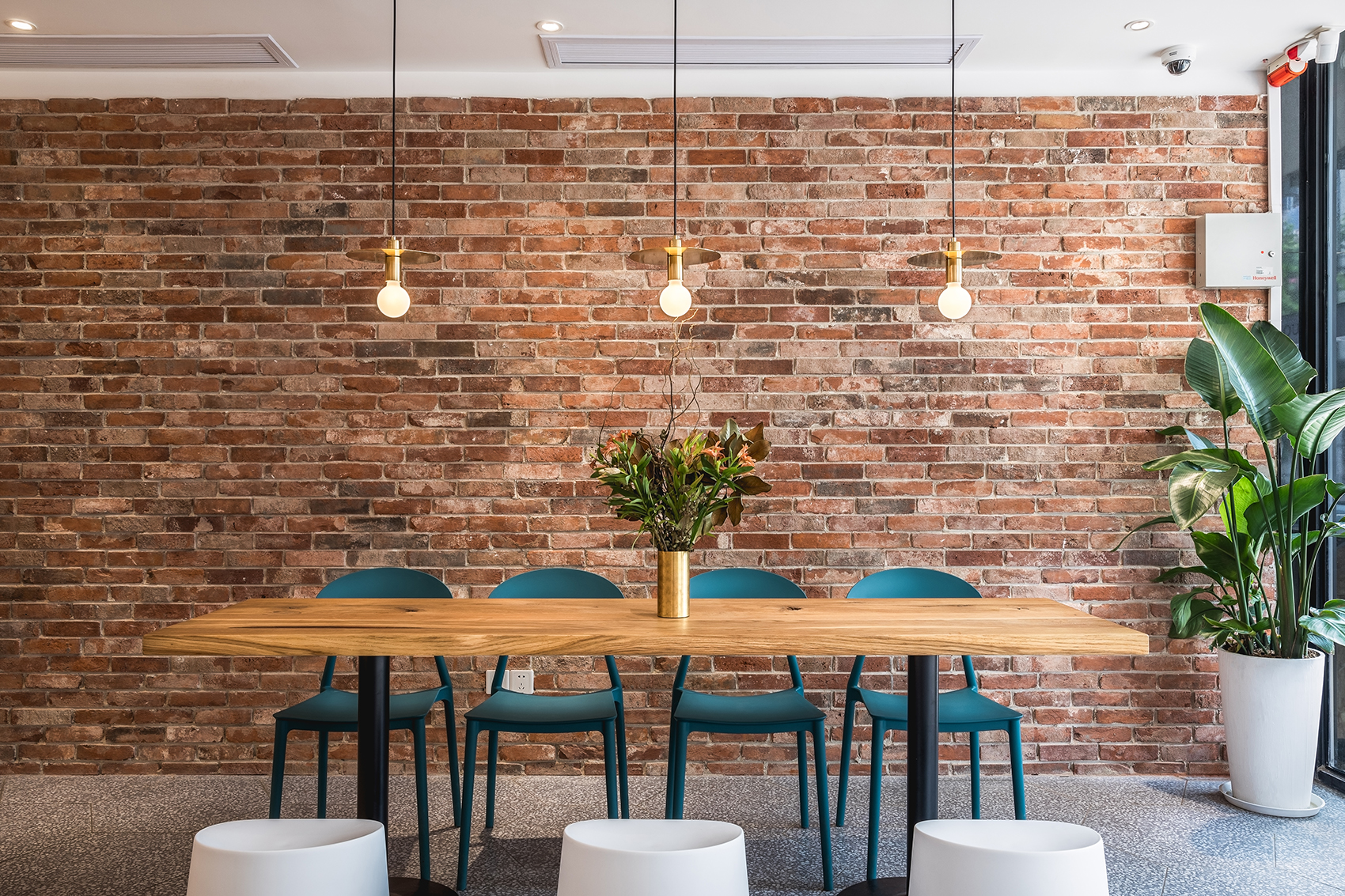 高效能办公室的秘密：三维打造法——布局优化·视觉聚焦·舒适加持(图1)