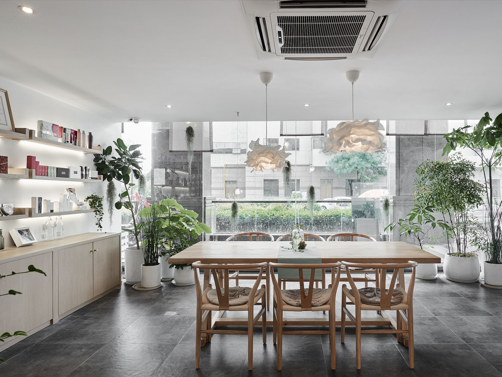 1200平方美容会所装修设计项目(图1) 1200平方美容会所装修设计项目(图1)